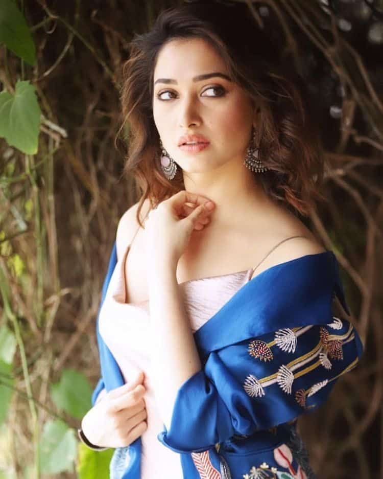 Book Girl For Night Online — poolside resort mood after-hours (marketing gallery) — booking in Pakistan — gallery 12/20 — asset 30