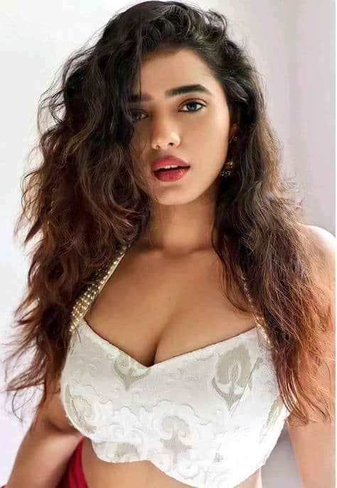 Girl Booking Hotel — premium service marketing frame with calm palette — booking in Pakistan — gallery 8/20 — asset 31