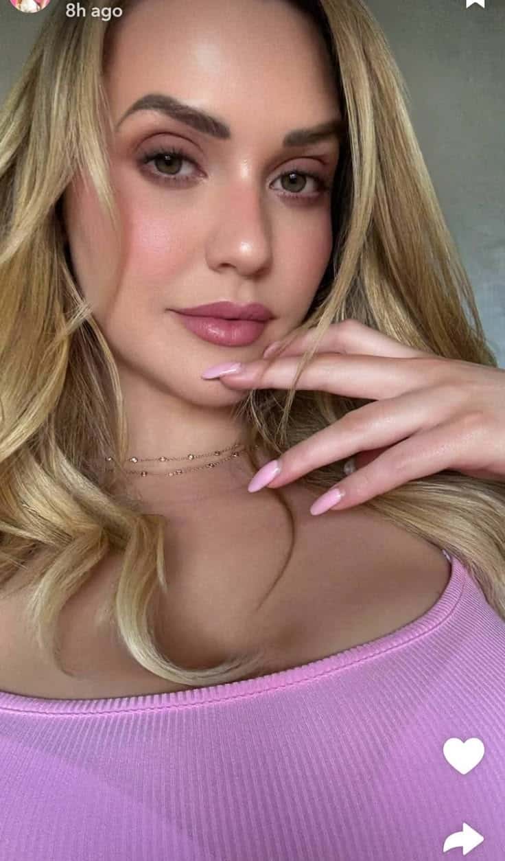 Girls For Night — full-night stay companion portrait with warm tones — booking in Pakistan — gallery 16/20 — asset 35