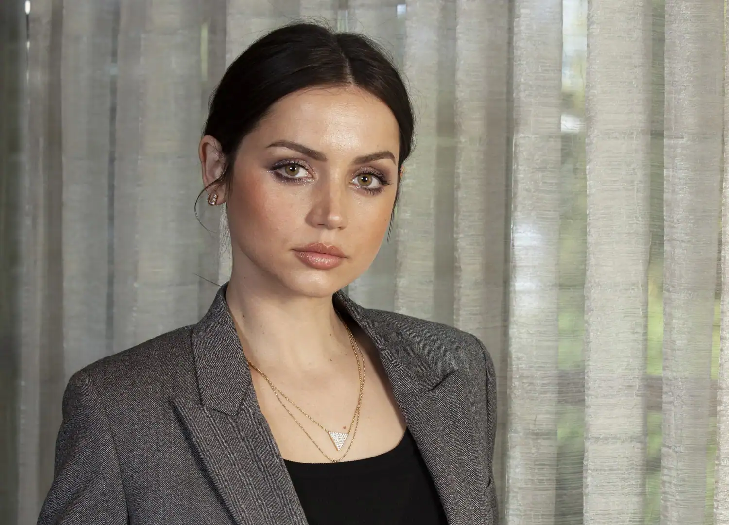 Girls For Night — velvet-dress luxury tone for VIP clientele — booking in Pakistan — gallery 15/20 — asset 48